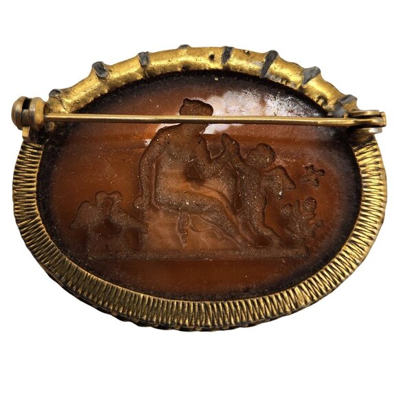1940s Amber Glass Cameo Brooch Reverse Carved Goddess & Cupid Intaglio Gold Tone - Picture 3 of 3